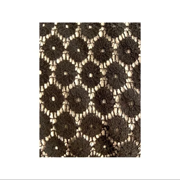 Chico’s Women’s Eyelet Scoop Black Cream Tunic Size 3 (16) - Picture 3 of 5